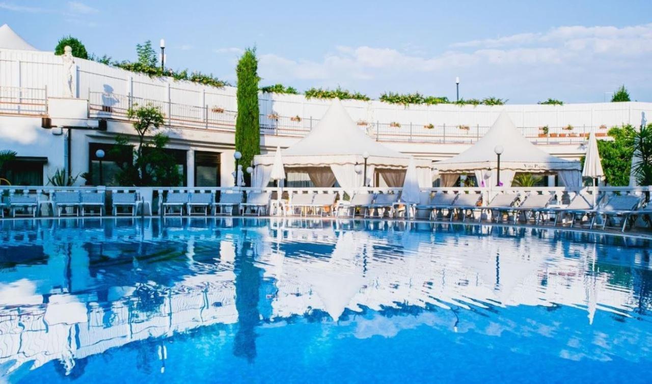 Hotel Villa Pigalle Tezze sul Brenta Exterior photo